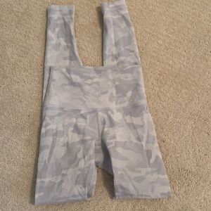 lululemon wunder under “28 white camo leggings size 2